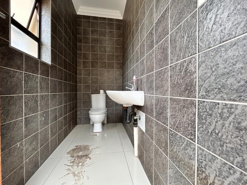 4 Bedroom Property for Sale in Ifafi North West